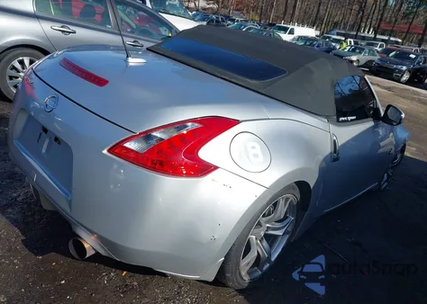 2012 Nissan 370Z Touring z USA, uszkodzony, nr VIN JN1AZ4FH4CM371189